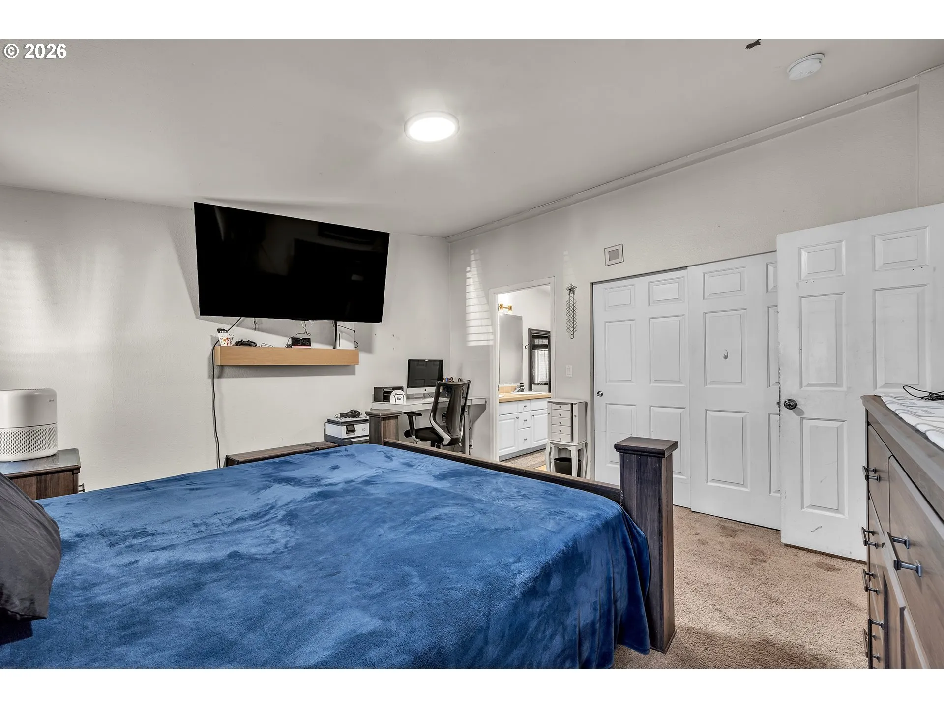 Bedroom, Primary