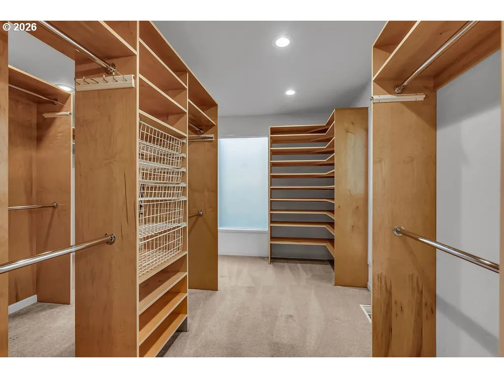 Bedroom, Owner's Suite-Walk-In Closet