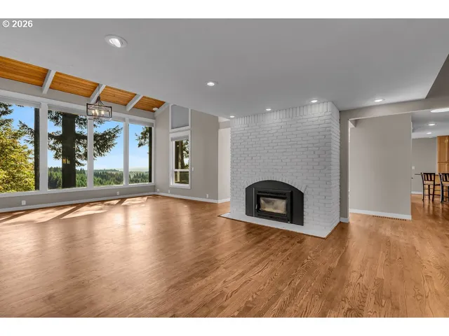 Living Room-Fireplace