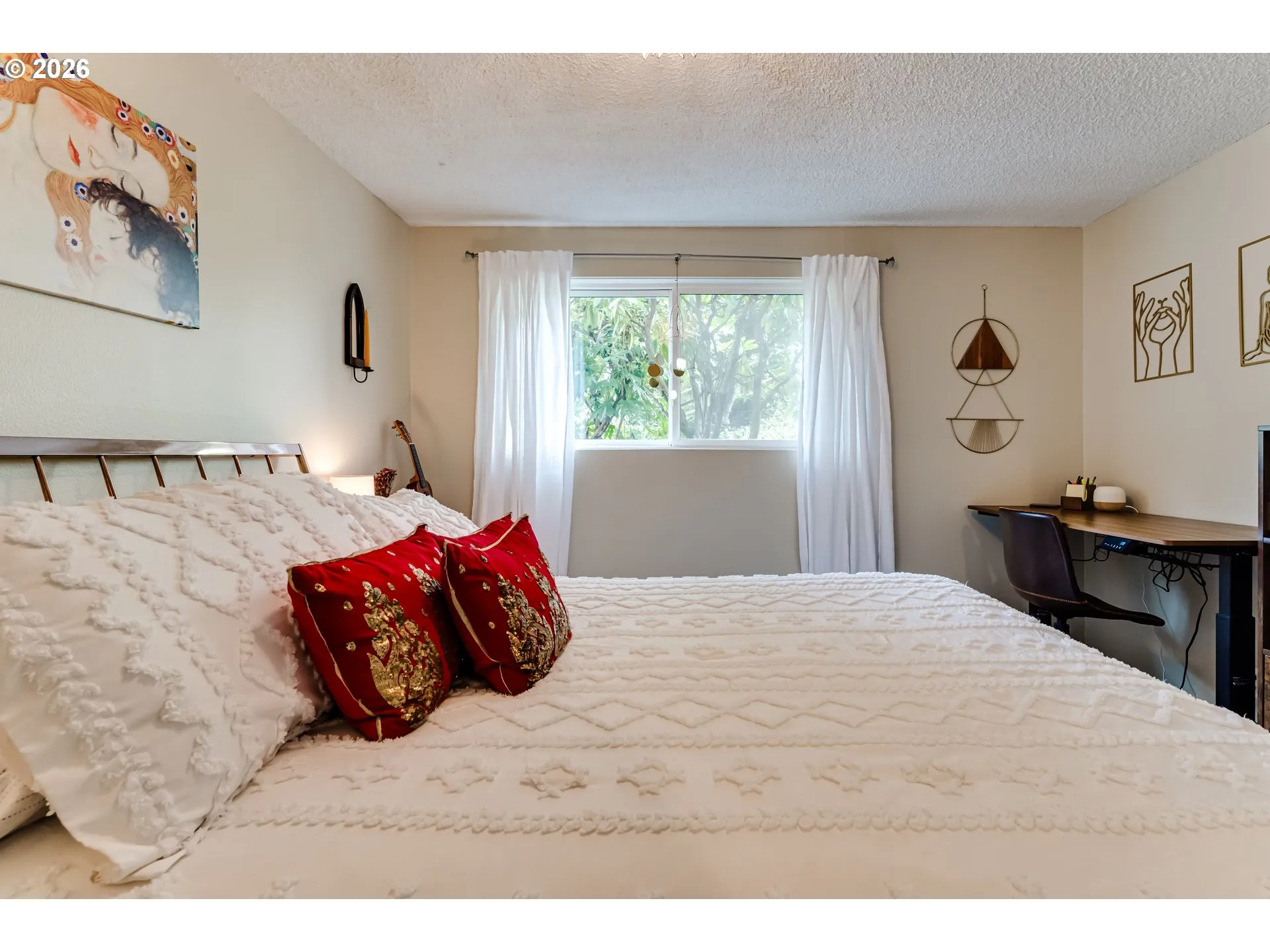 Primary Bedroom-Main