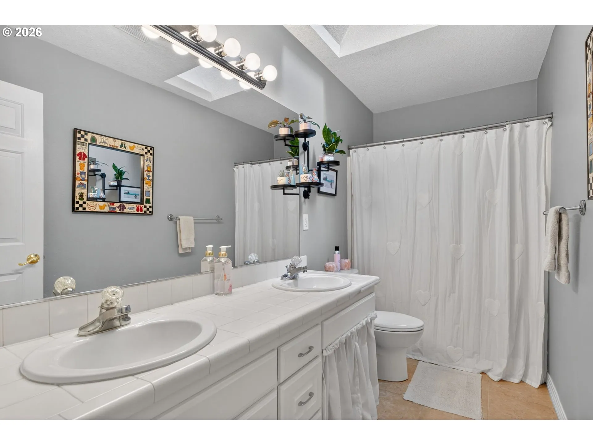 Bathroom-Upper