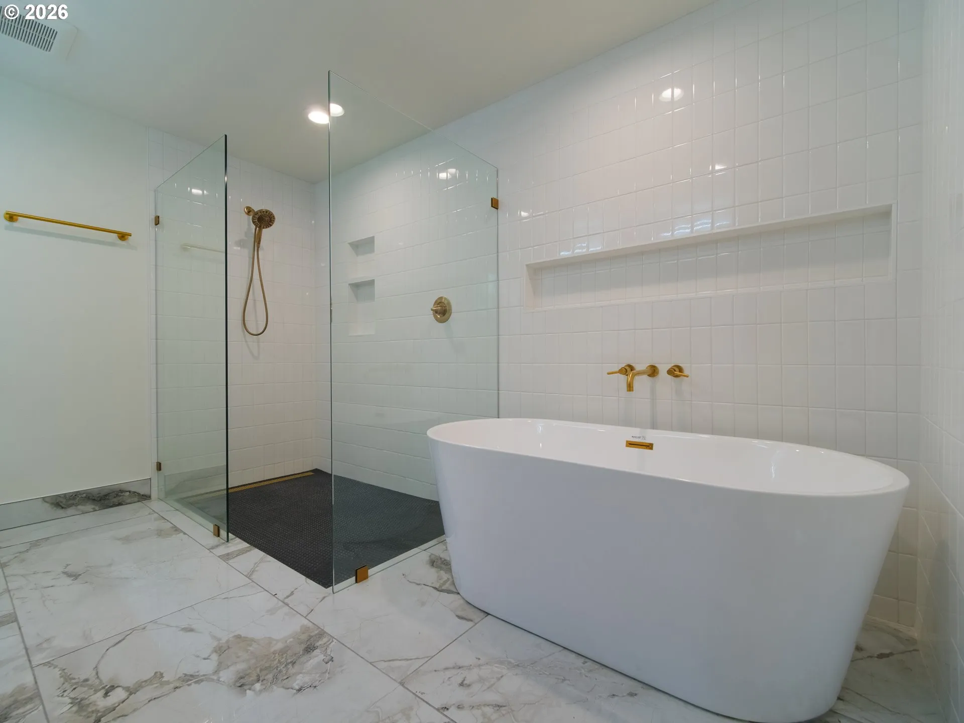 Bathroom-Walk in Shower