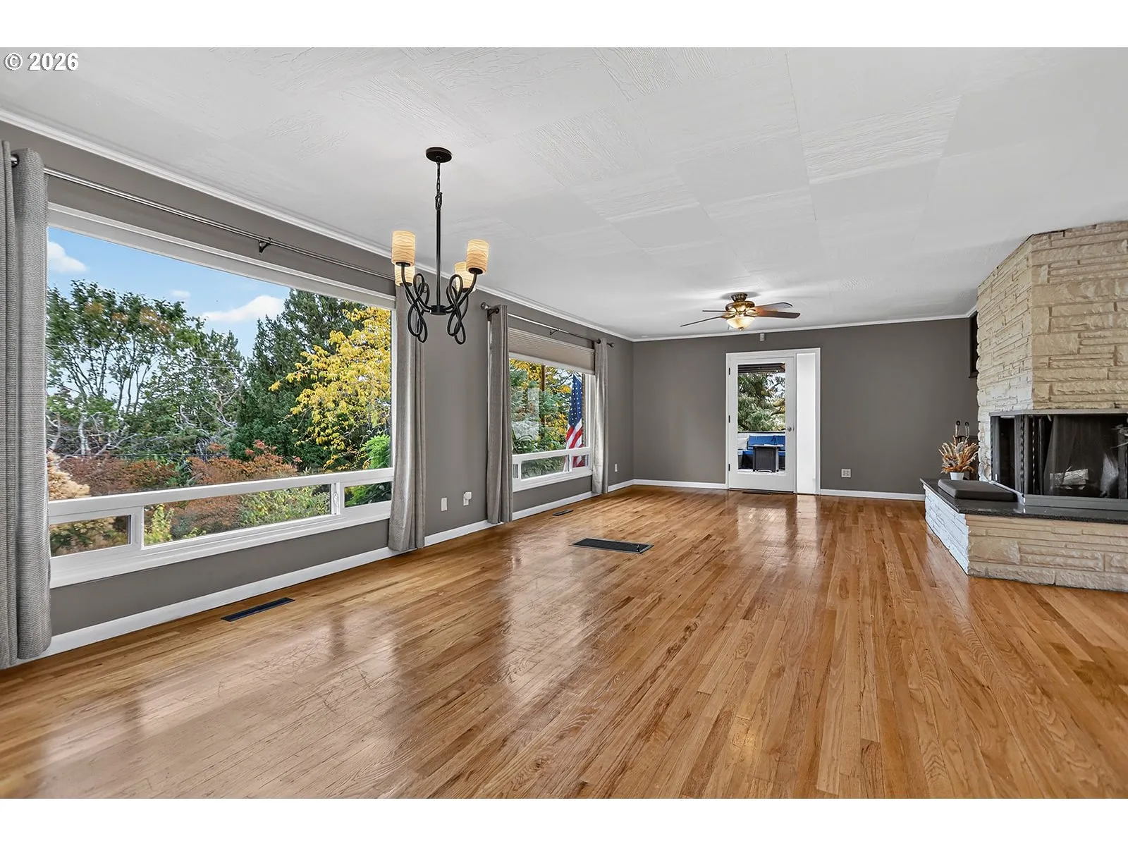 Living Room/Dining Room-Ceiling Fan