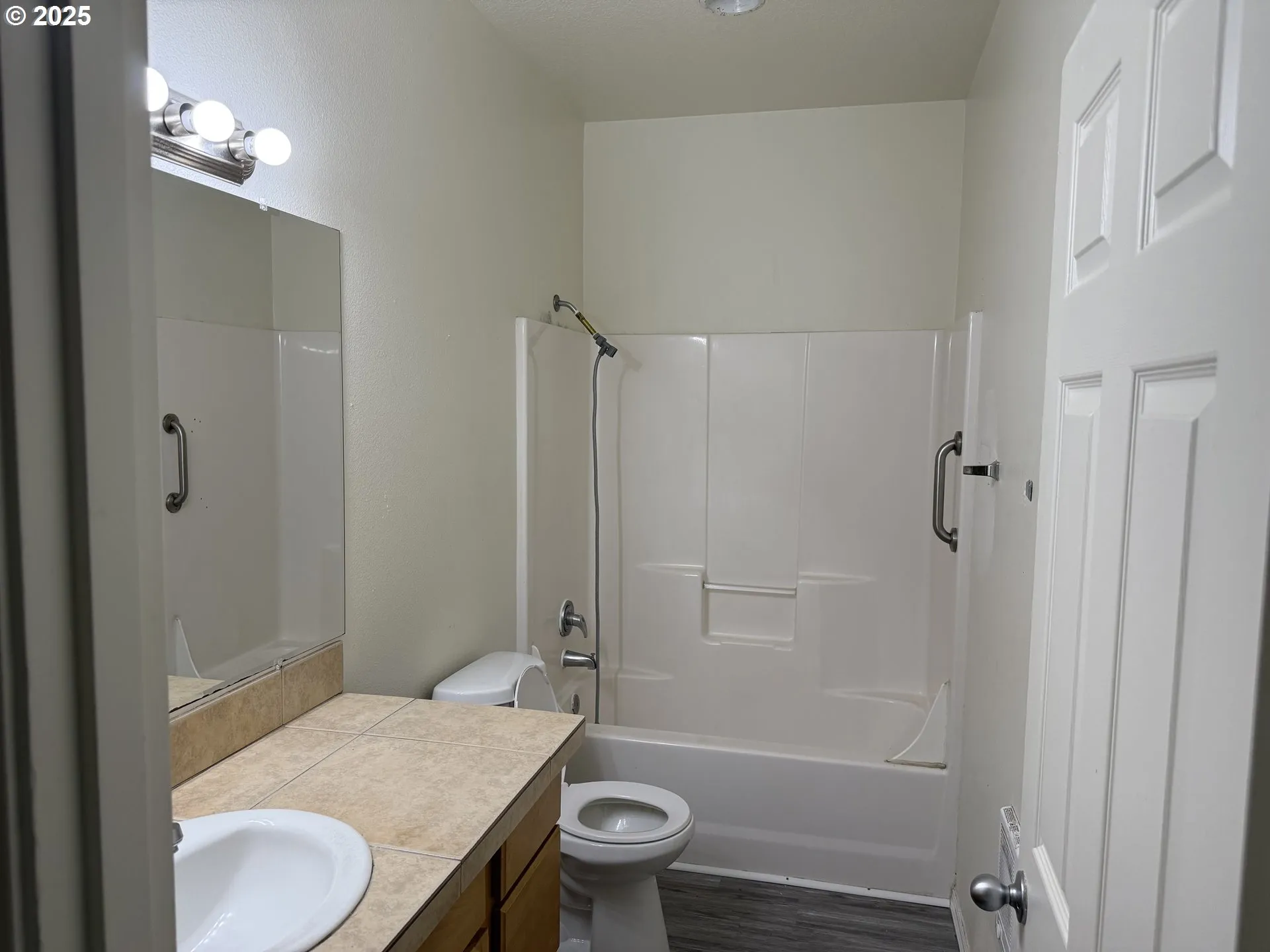 Bathroom-Upper