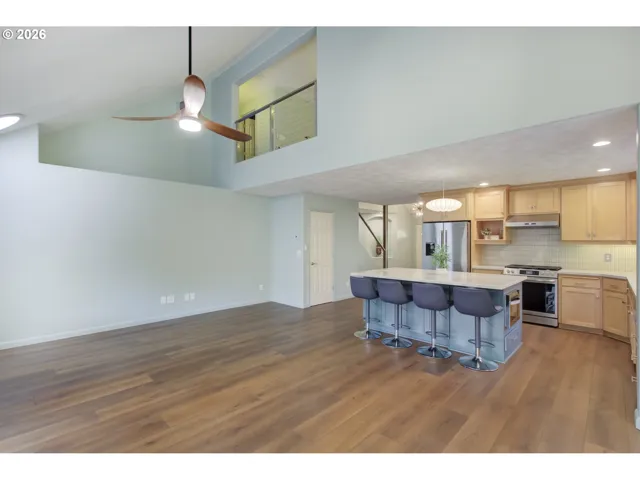 Living Room-Vaulted Ceilings