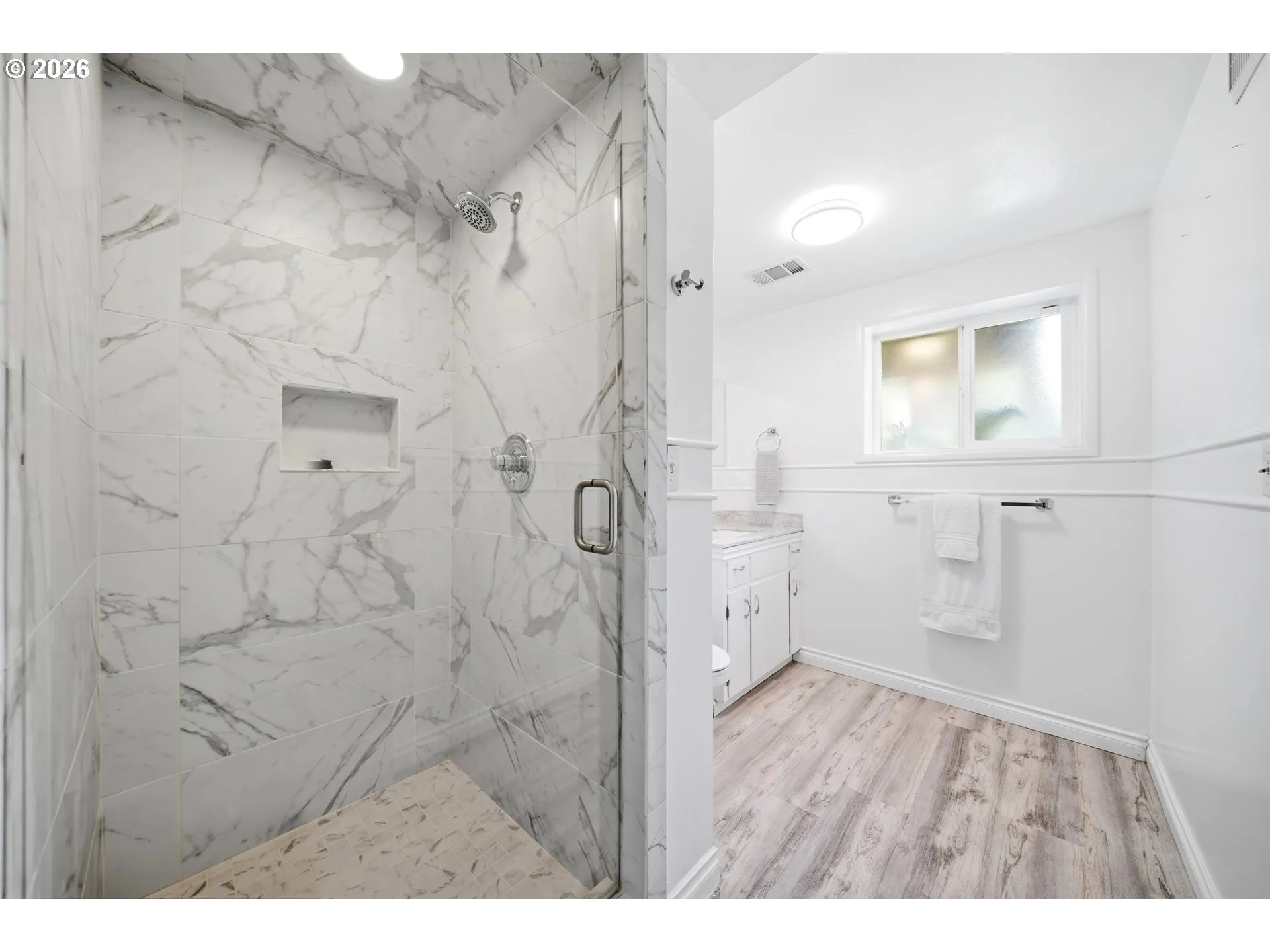 Bathroom-Walk in Shower