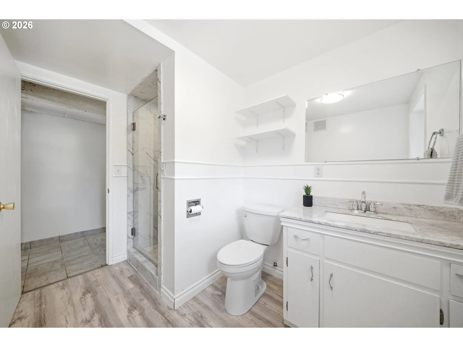 Bathroom-Walk in Shower