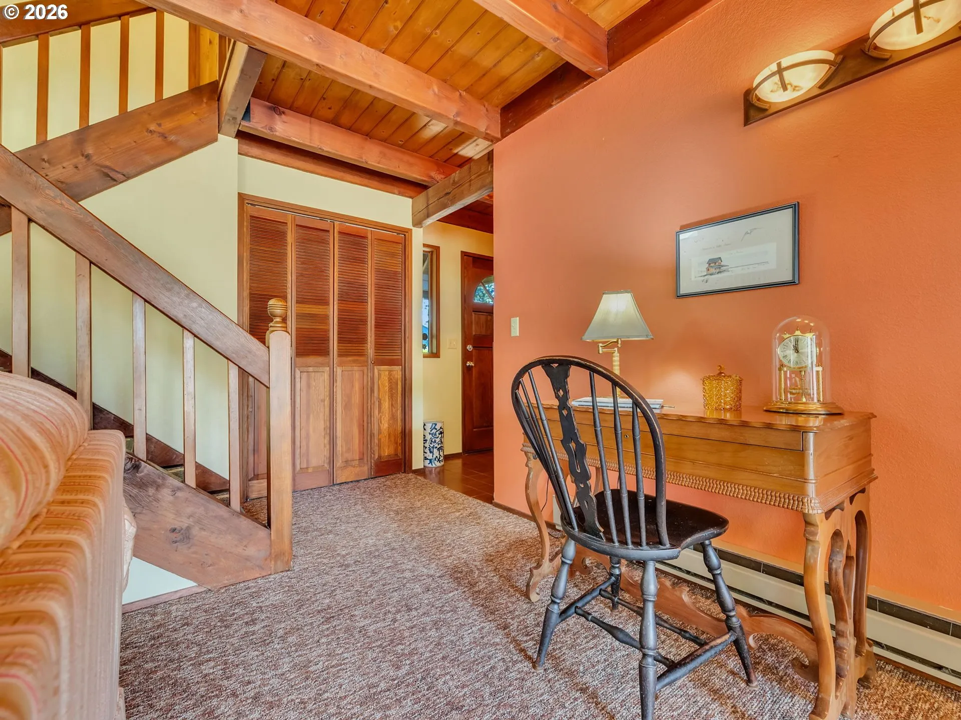 Living Room/Entrance