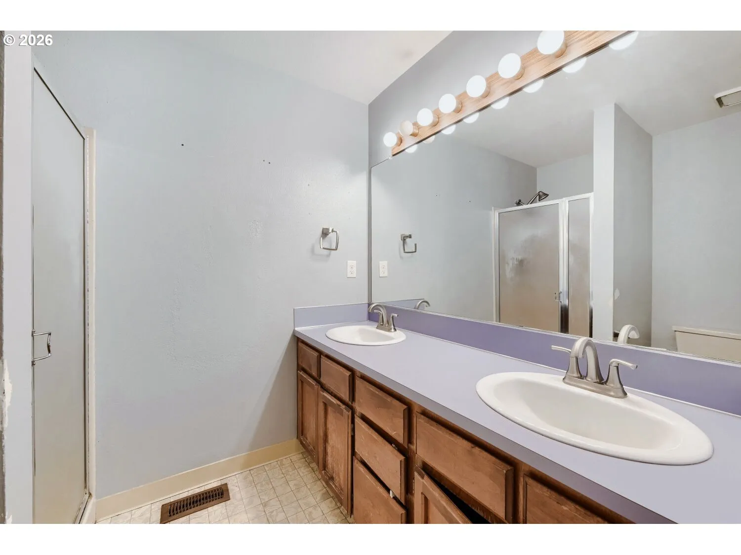 Bathroom, Attached