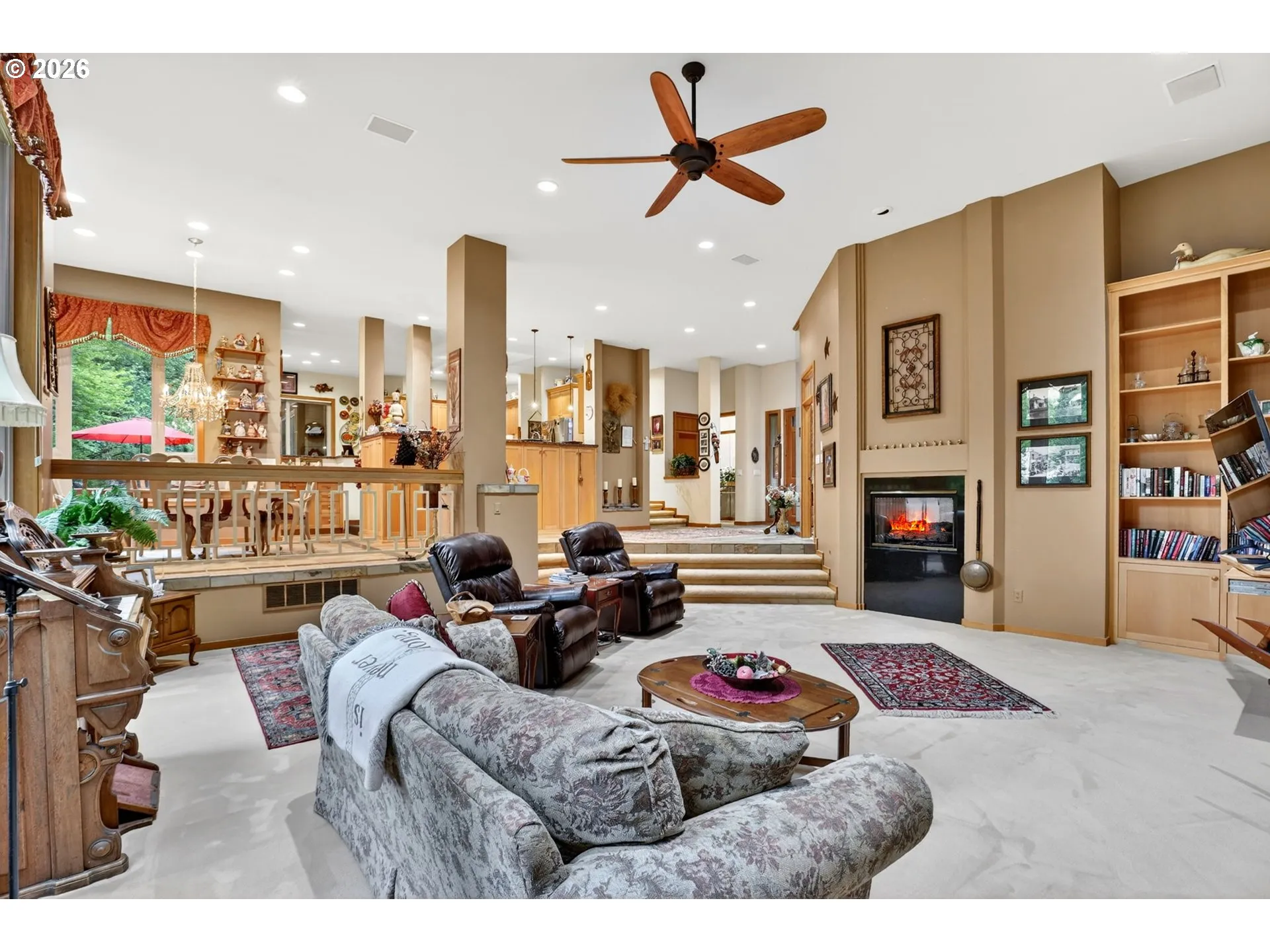 Living Room-Fireplace