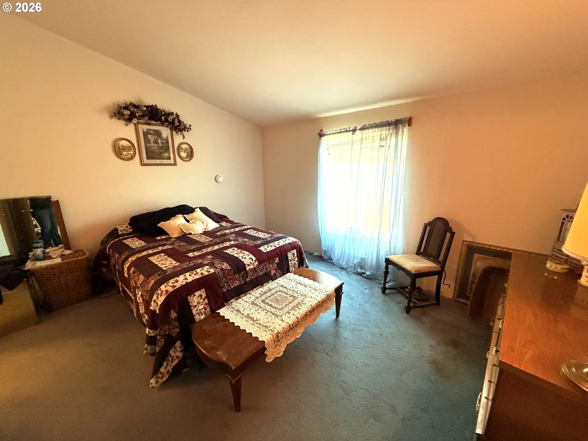 Bedroom, Primary