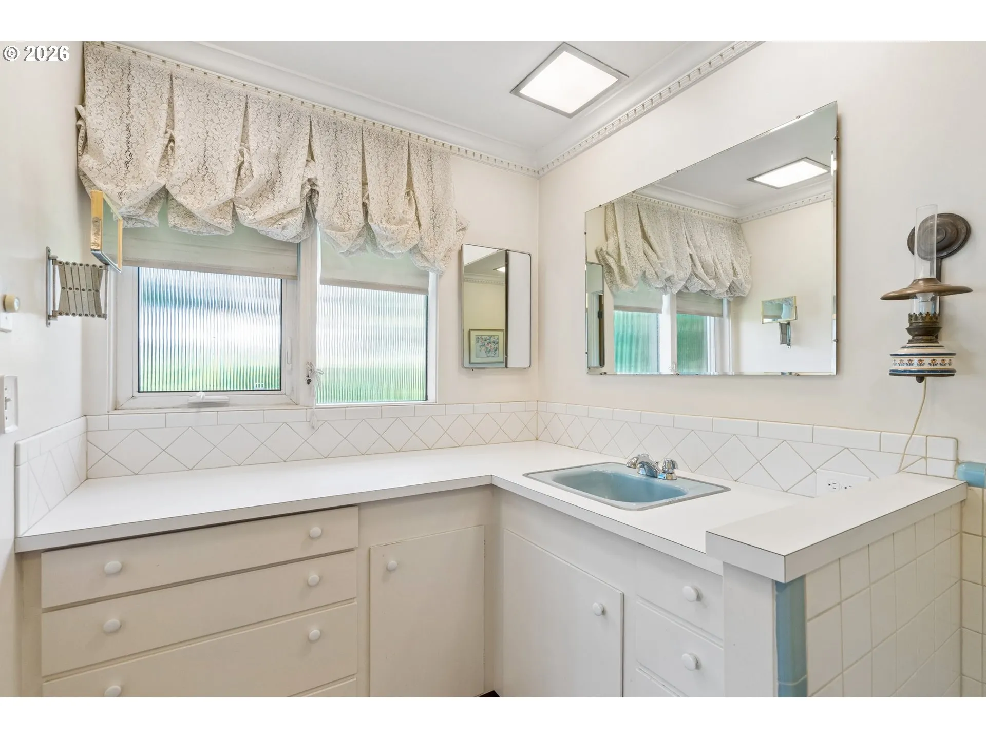 Bathroom, Attached