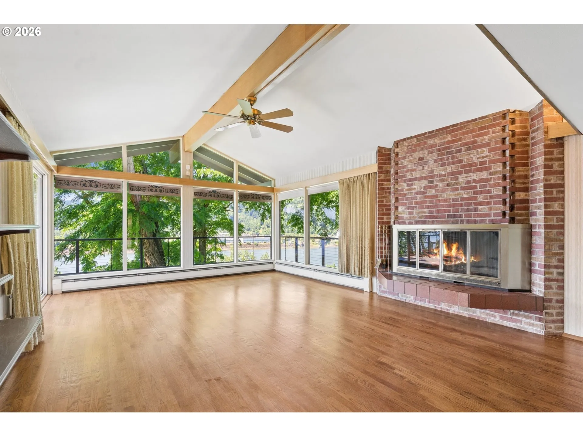 Living Room-Vaulted Ceilings