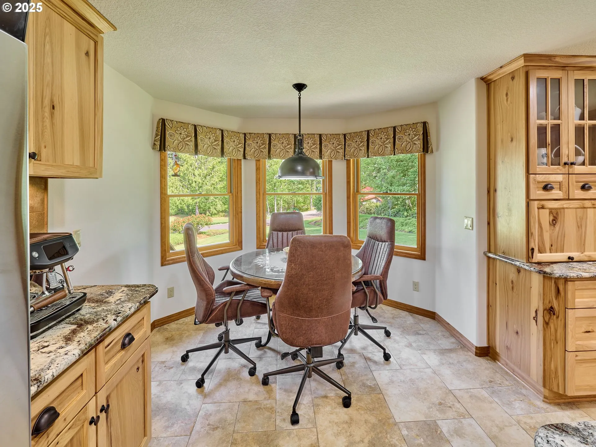 Kitchen/Nook-Eating Area