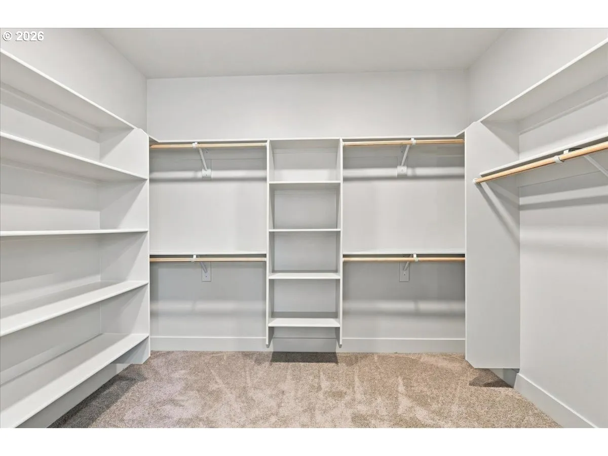 Bedroom, Owner's Suite-Walk-In Closet