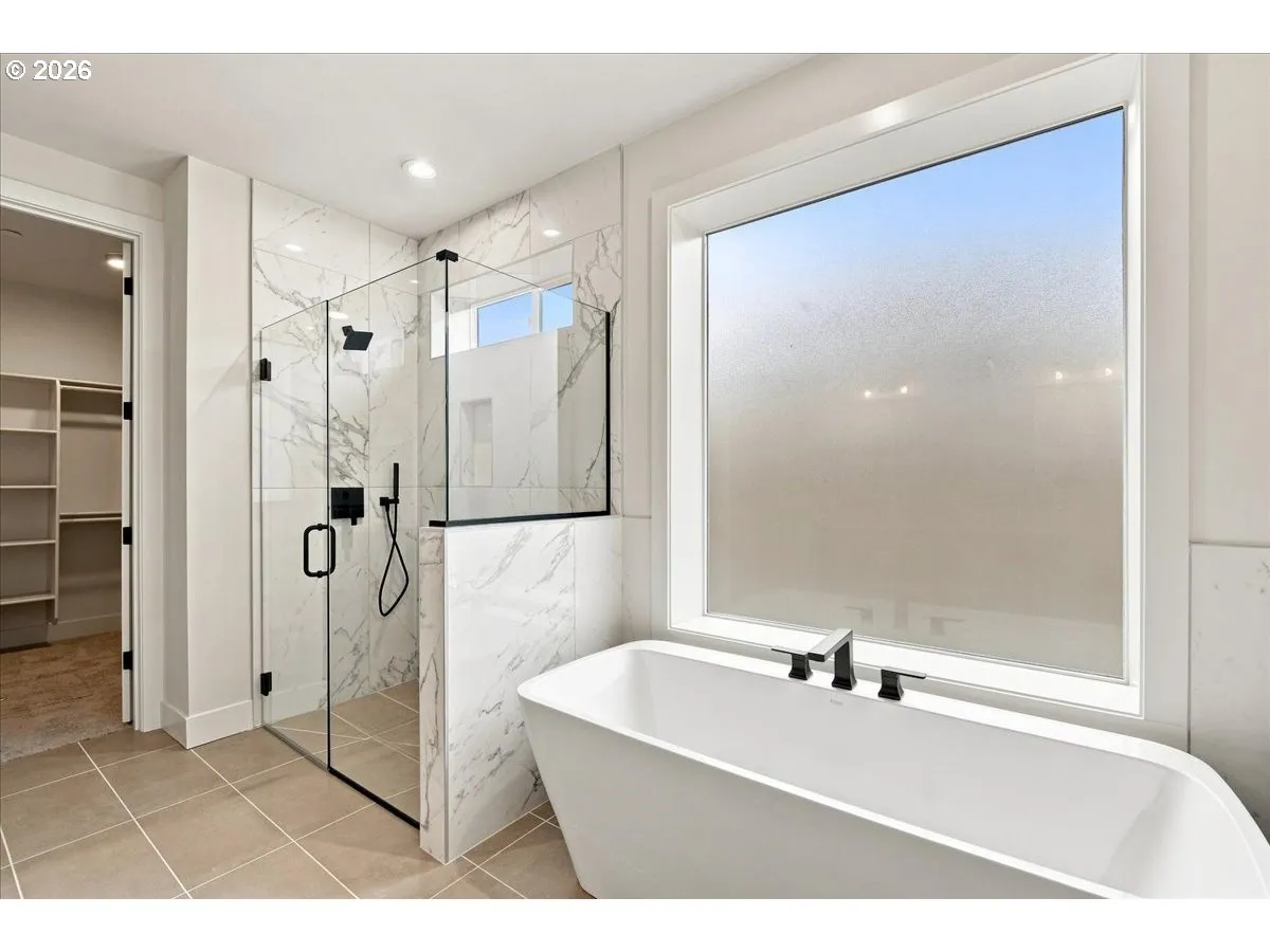 Bathroom, Attached-Garden Tub