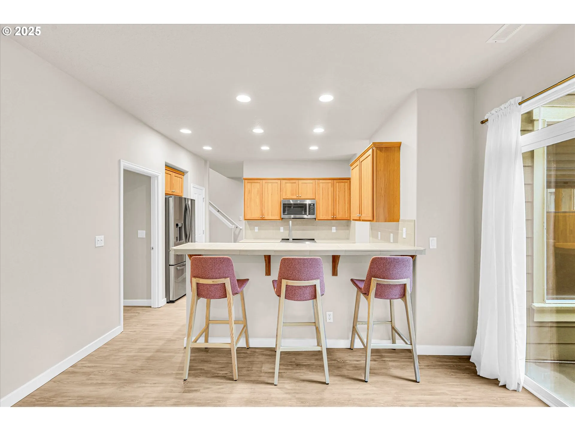 Kitchen-Breakfast Bar