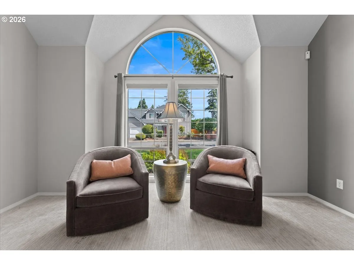Living Room-Vaulted Ceilings