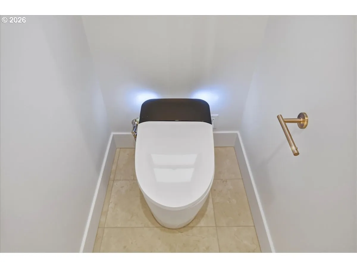 Bathroom, Attached