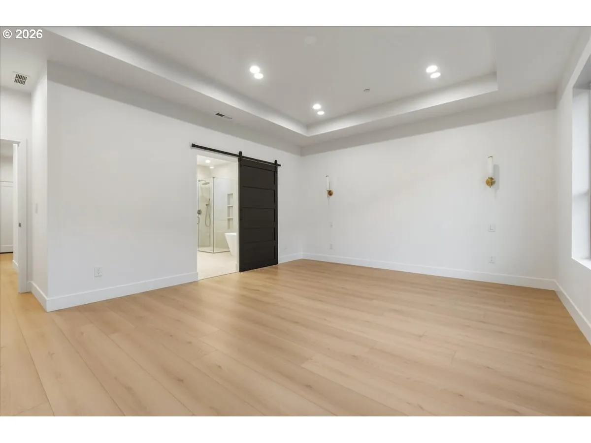 Bedroom, Primary