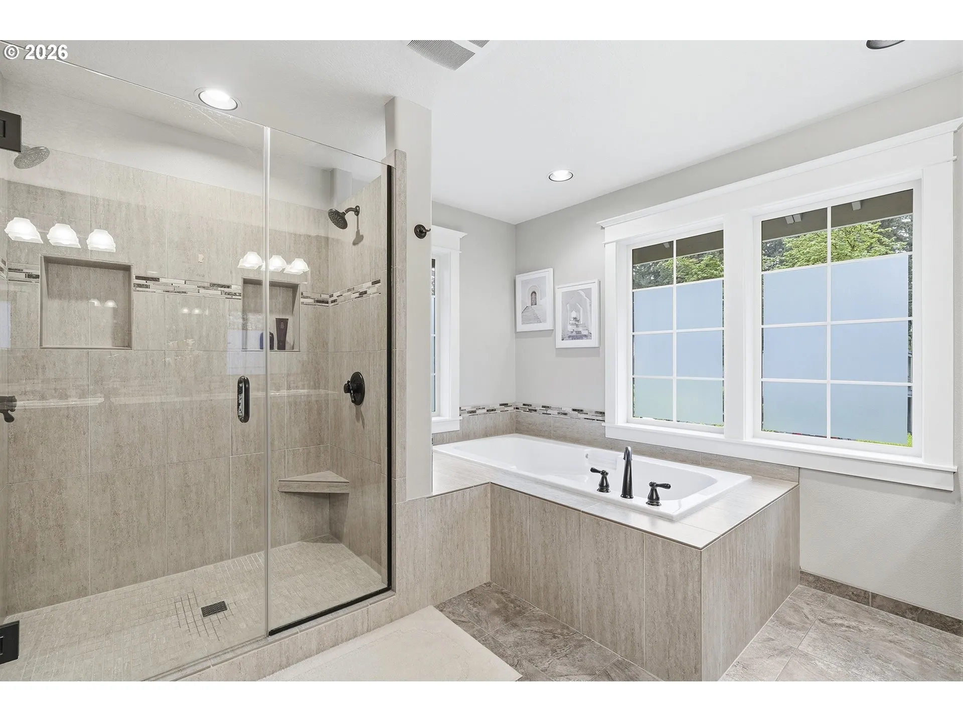 Bathroom, Attached-Garden Tub