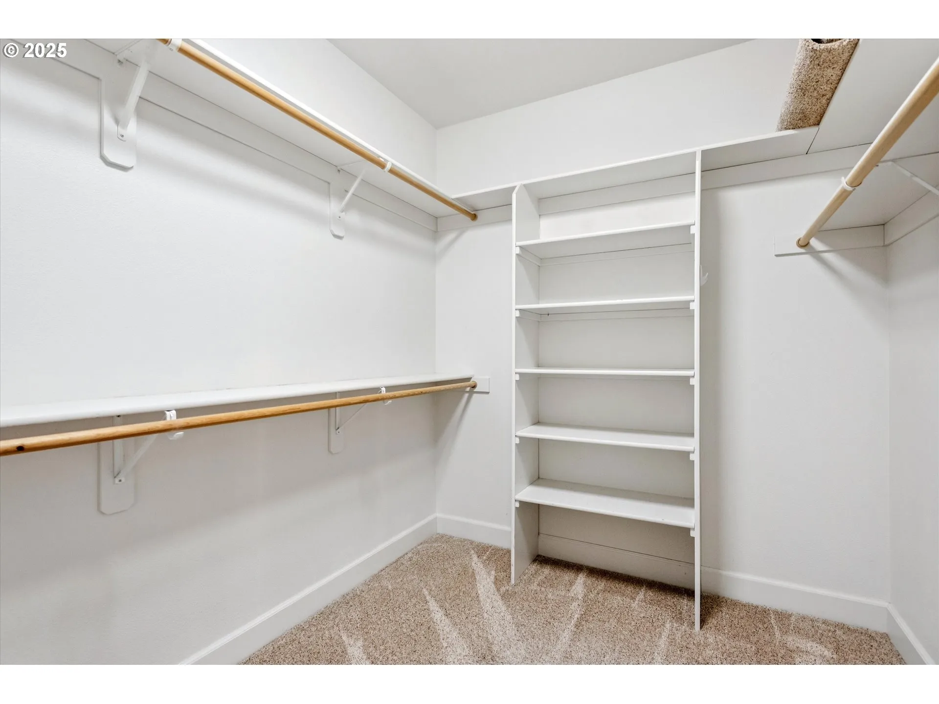 Bedroom, Owner's Suite-Walk-In Closet