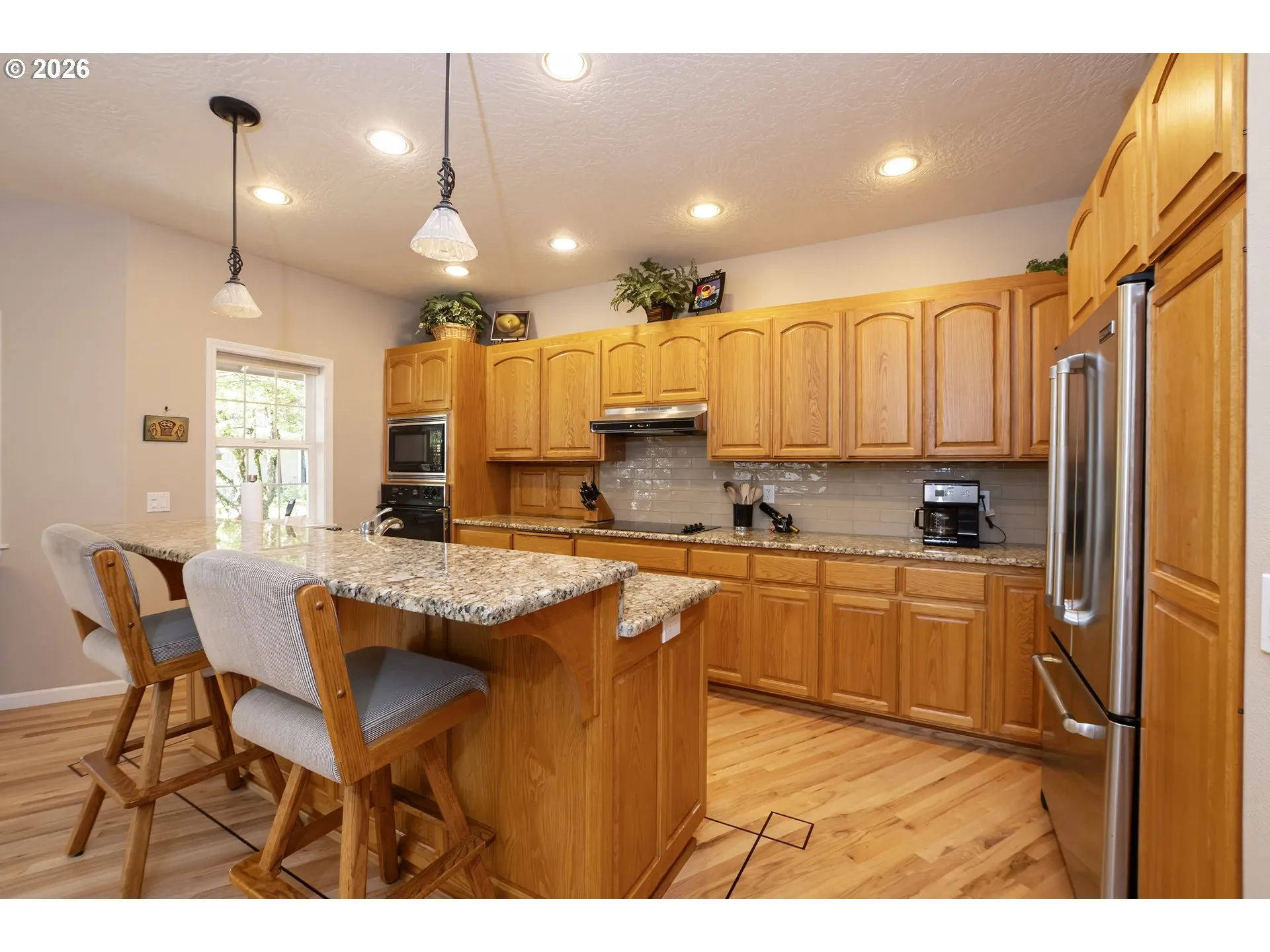 Kitchen-Breakfast Bar
