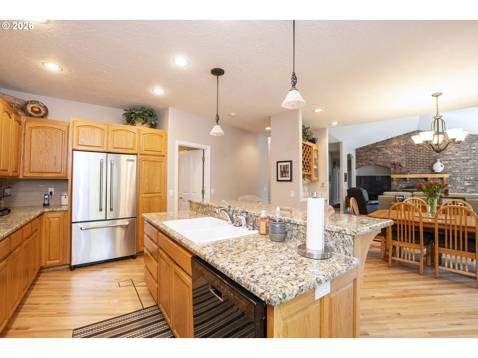 Kitchen/Dining Room-Island