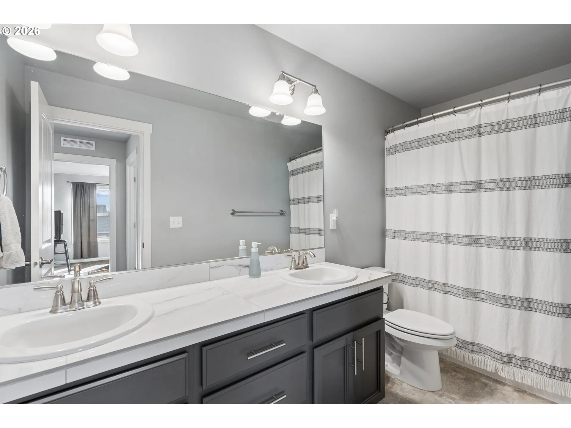 Bathroom-Upper