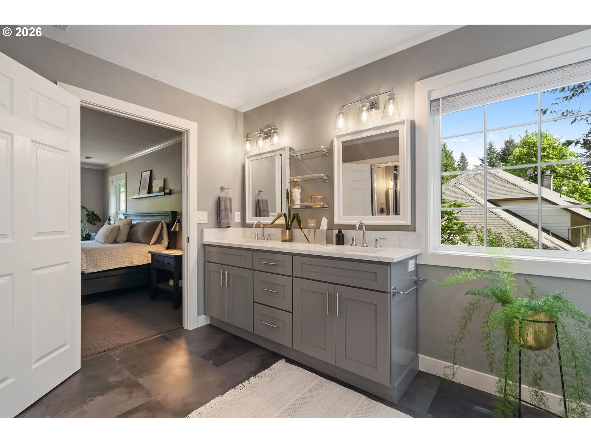 En Suite Bathroom-Upper