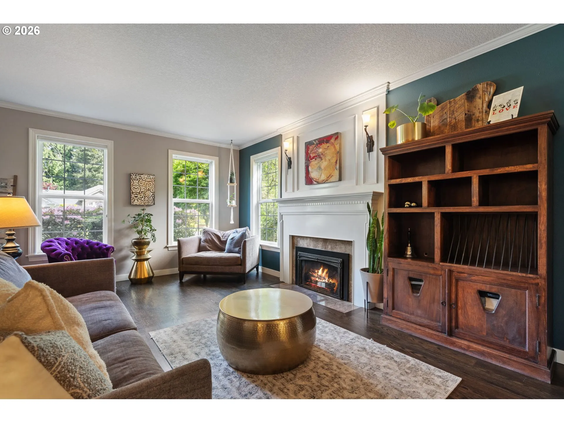 Living Room-Fireplace