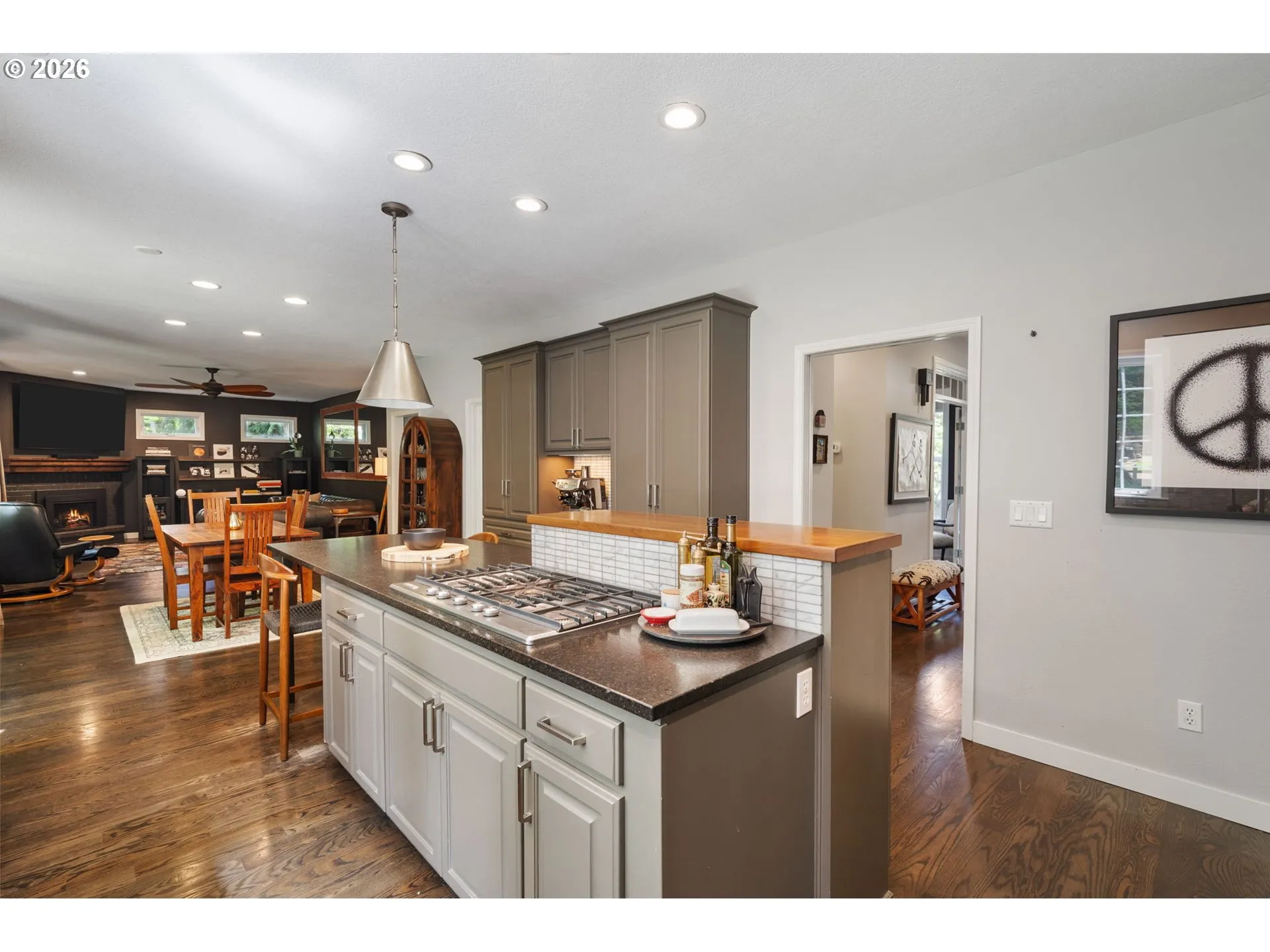 Kitchen-Cooking Island