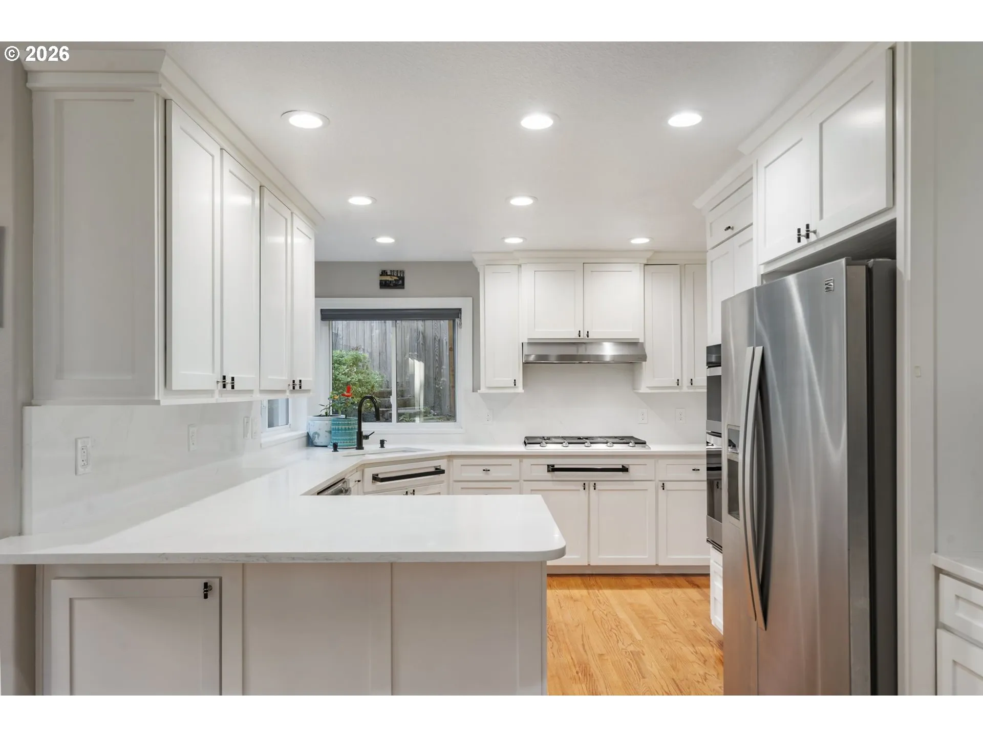 Kitchen-Breakfast Bar