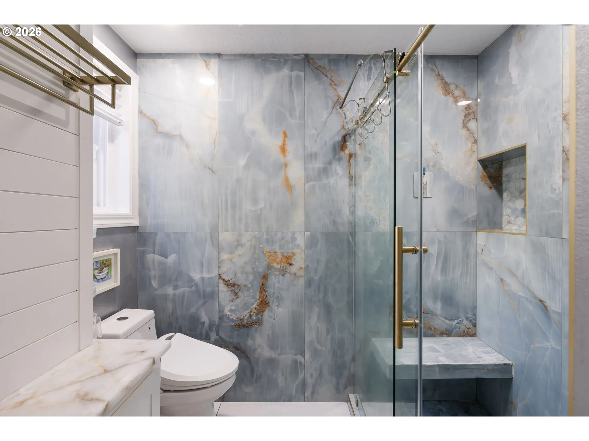 Bathroom-Upper