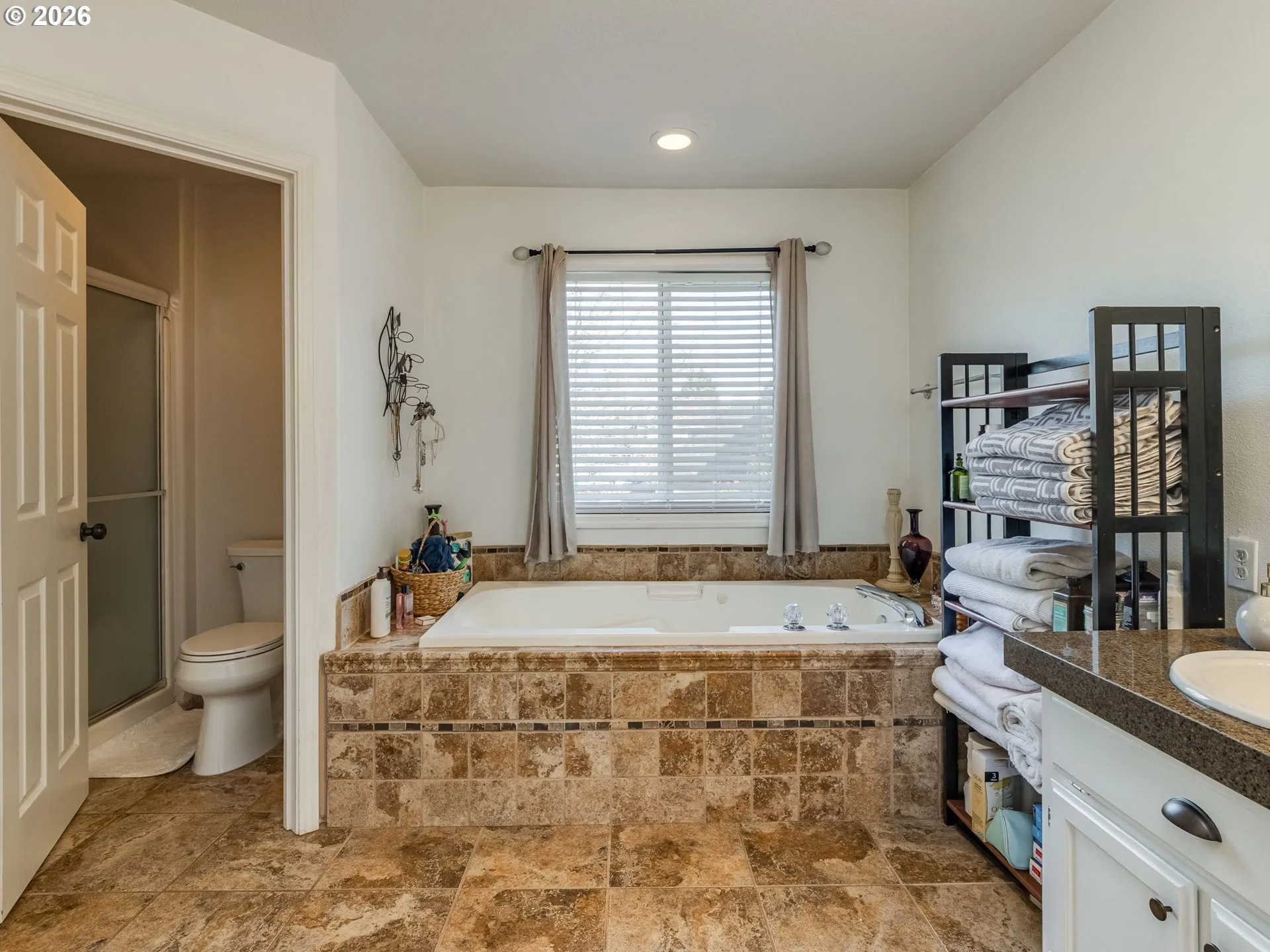 Bathroom, Attached-Garden Tub