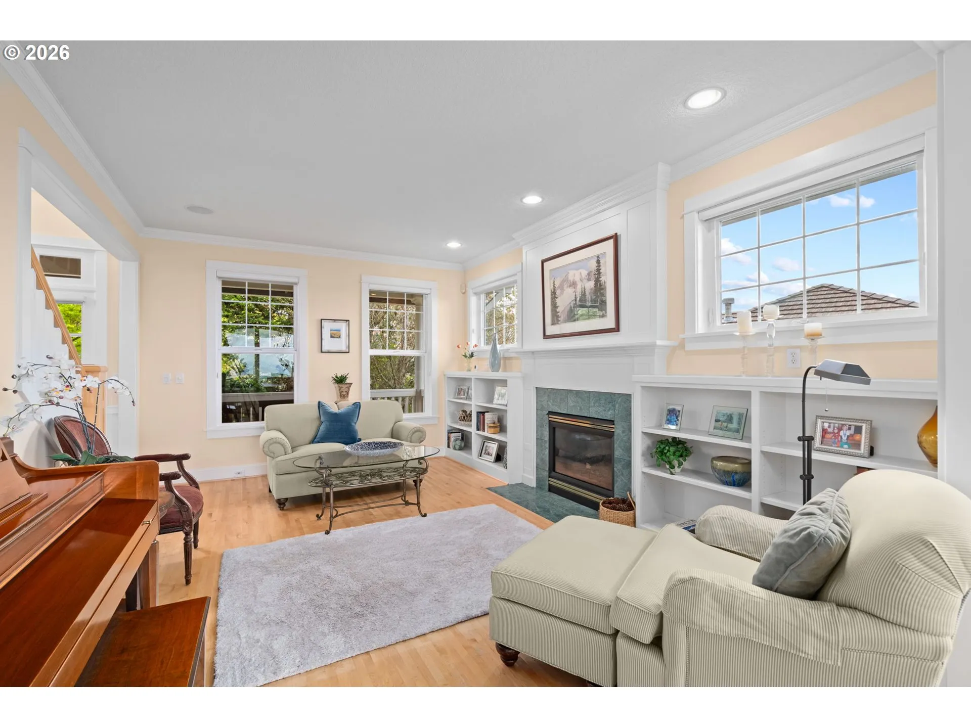 Living Room-Fireplace