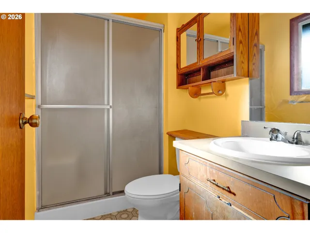 Primary Bedroom-Attached Bathroom