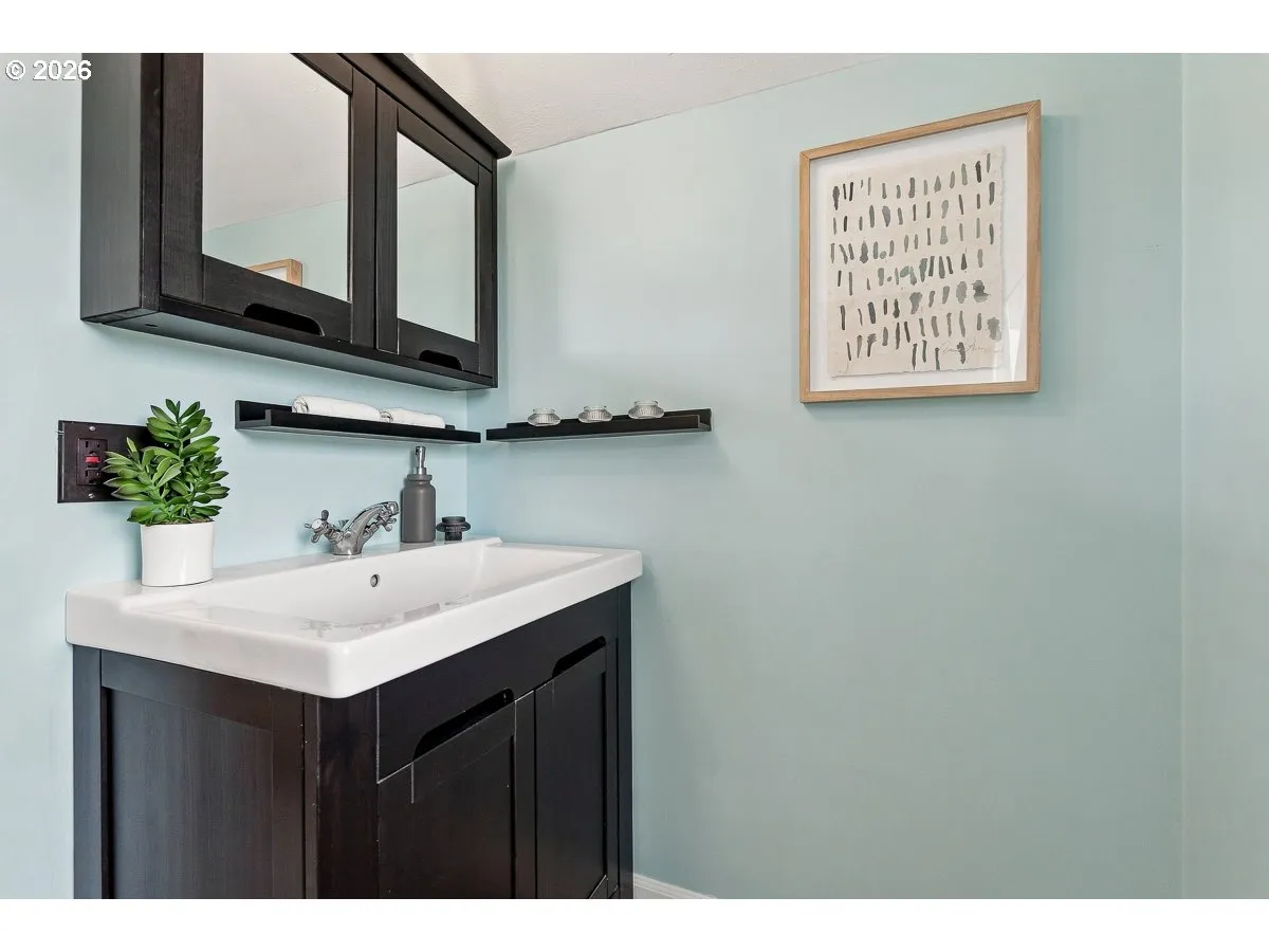 Bathroom-Upper