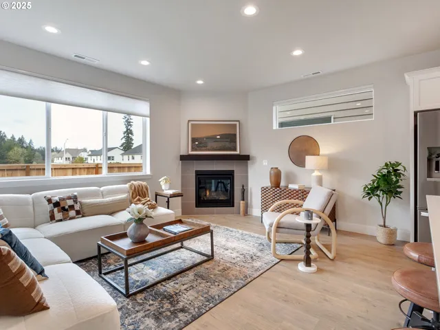 Living Room-Fireplace