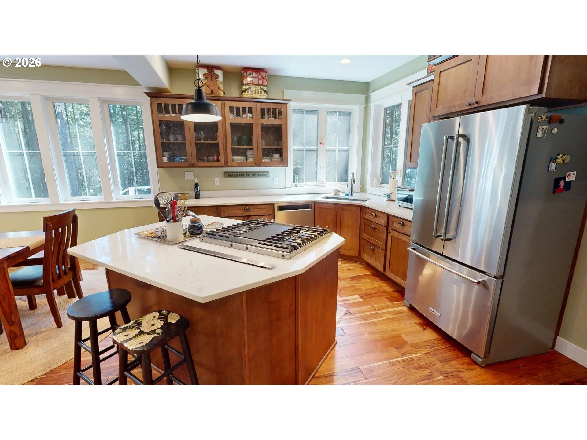 Kitchen-Breakfast Bar