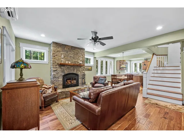 Living Room-Ceiling Fan