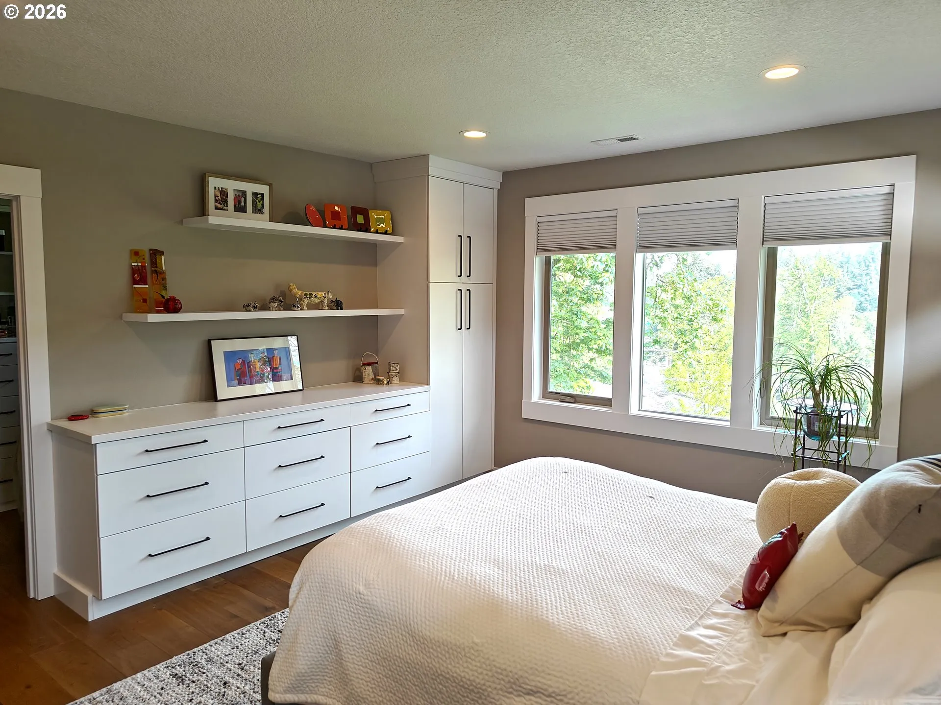 Bedroom, Owner's Suite-Walk-In Closet