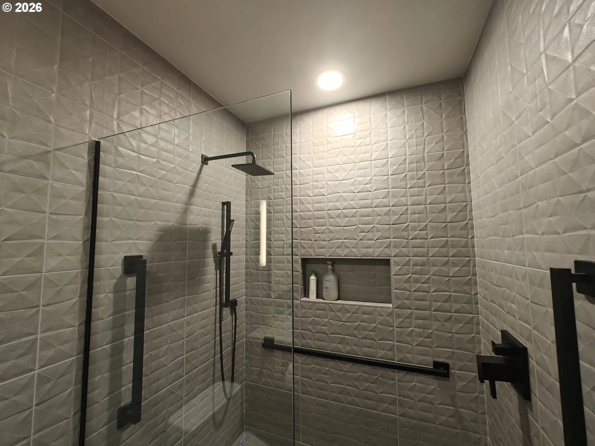 Bathroom-Walk in Shower