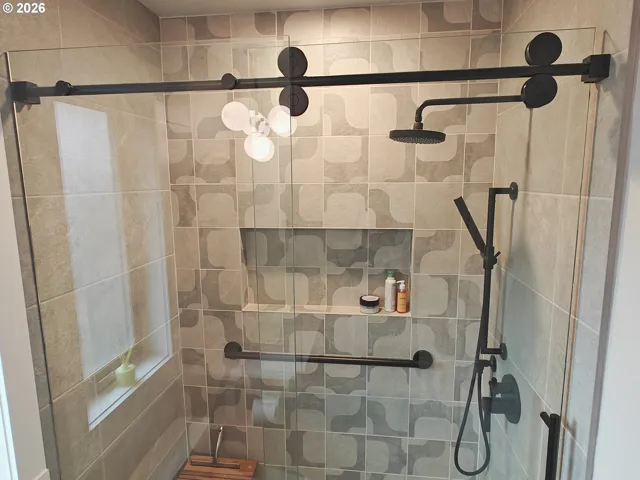 Bathroom-Walk in Shower