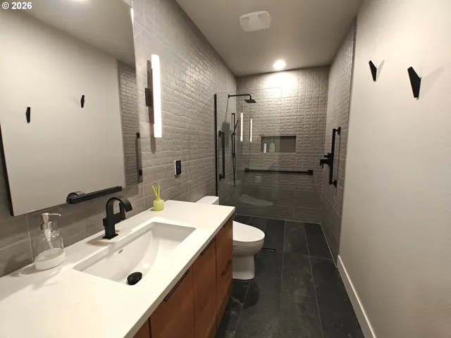 Bathroom-Lower