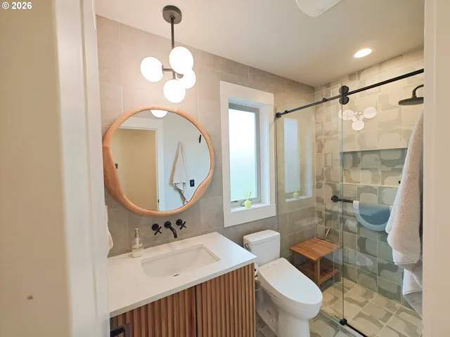 Bathroom-Upper