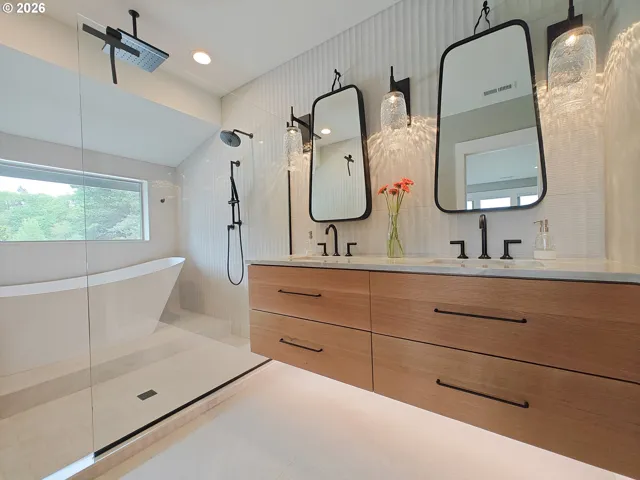 Owner's Suite Bathroom-Walk in Shower