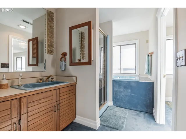 Bathroom, Attached-Upper