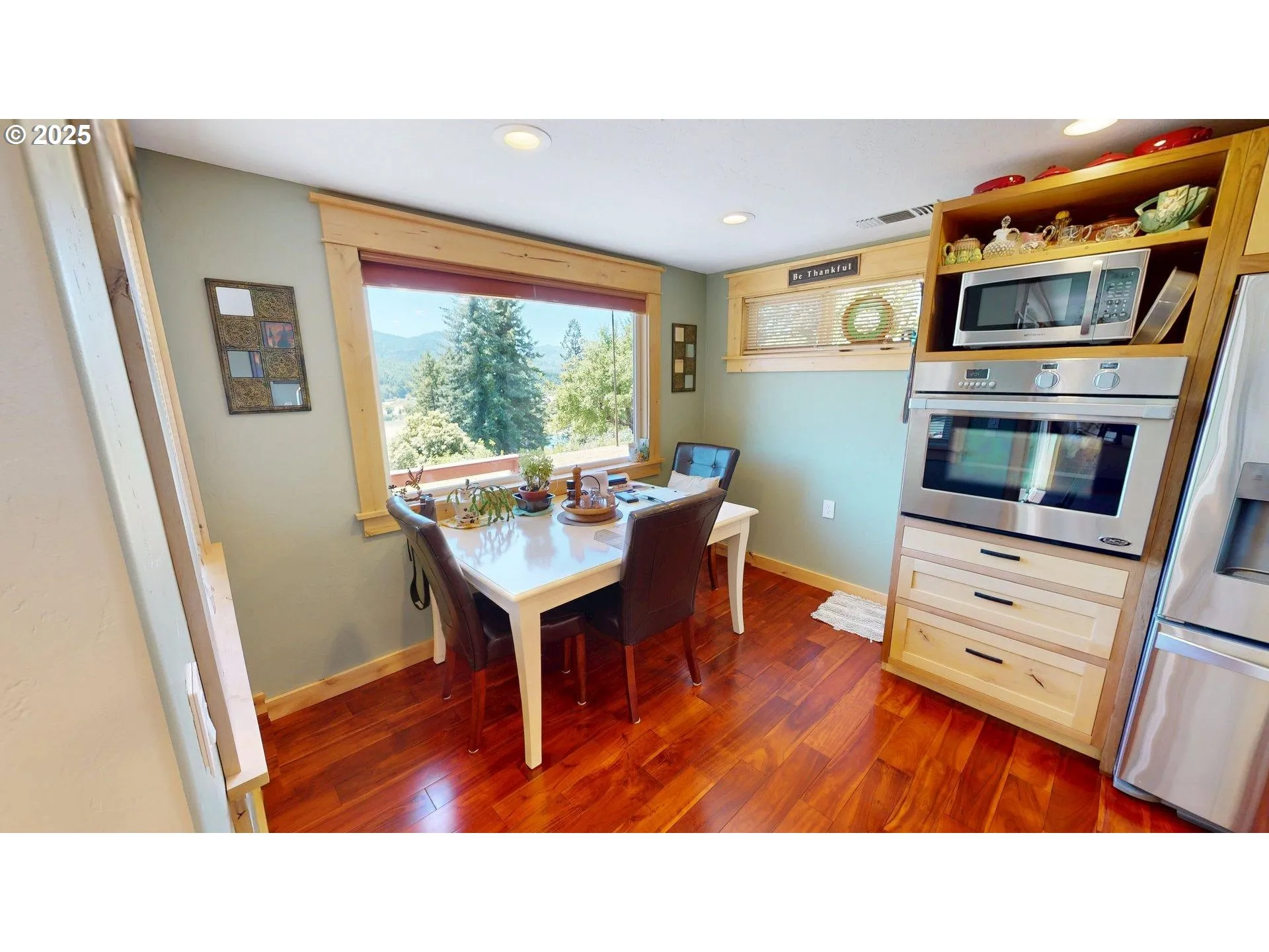Kitchen-Eating Area