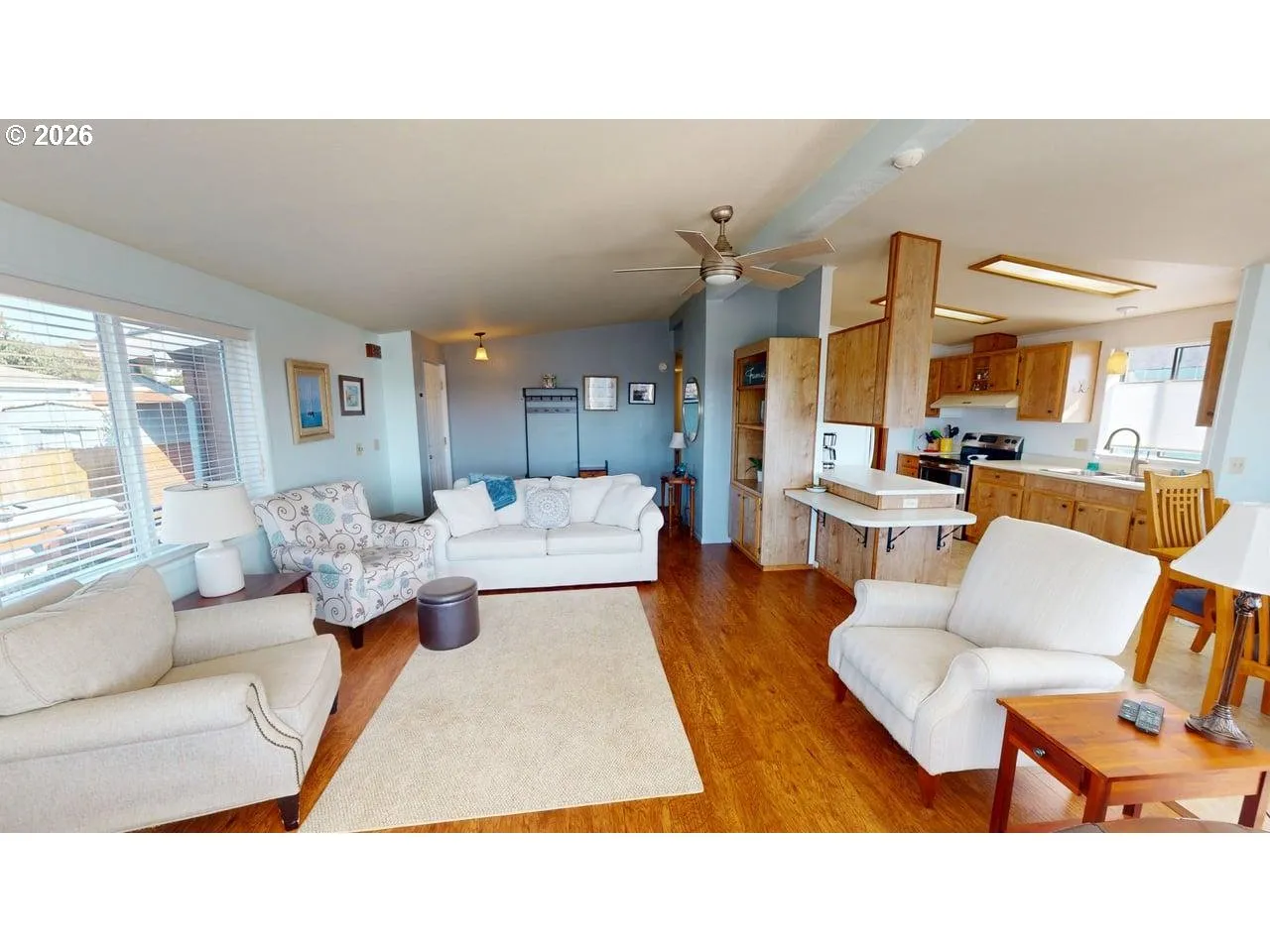 Living Room-Vaulted Ceilings